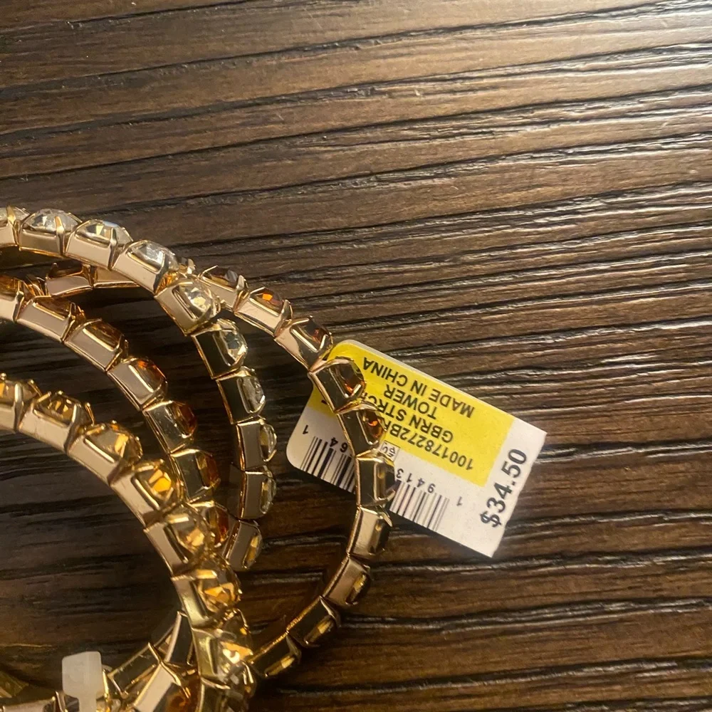 NEW INC International Concepts stretch bracelet